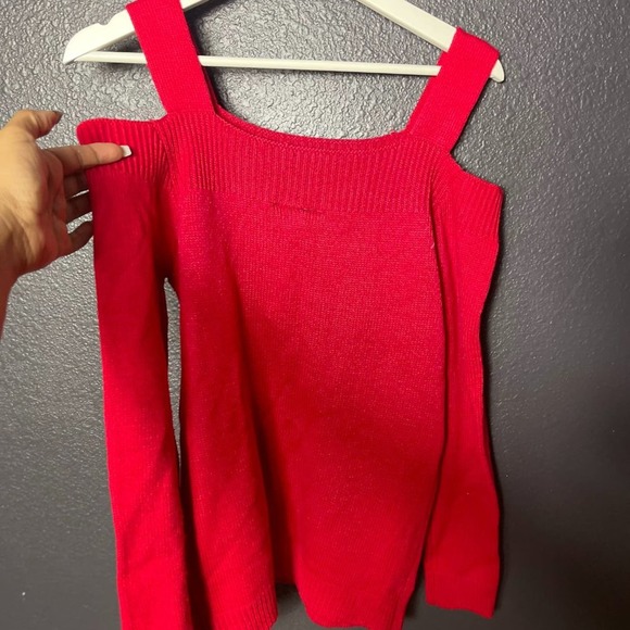 NEW Derek Heart Women's Red Dear Santa She Did It Cold Shoulder Sweater Medium - Picture 3 of 6